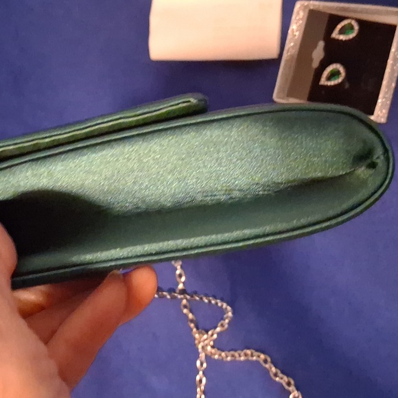 Bundle Of Green Clutch Bag/ Earrings - Picture 8 of 11